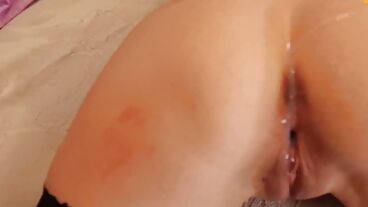 Трахнул русскую подругу в домашнем видео и кончил на щелки